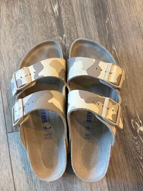 Birkenstock women’s Arizona Camo Sandals. Barely worn! Retail. $170